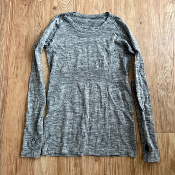 Lululemon Gray Long Sleeve Women's Top - Picture 4 of 7